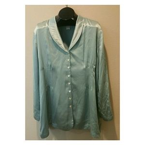 SOFT SURROUNDINGS 100% SILK TOP LOVELY LIGHT BLUE